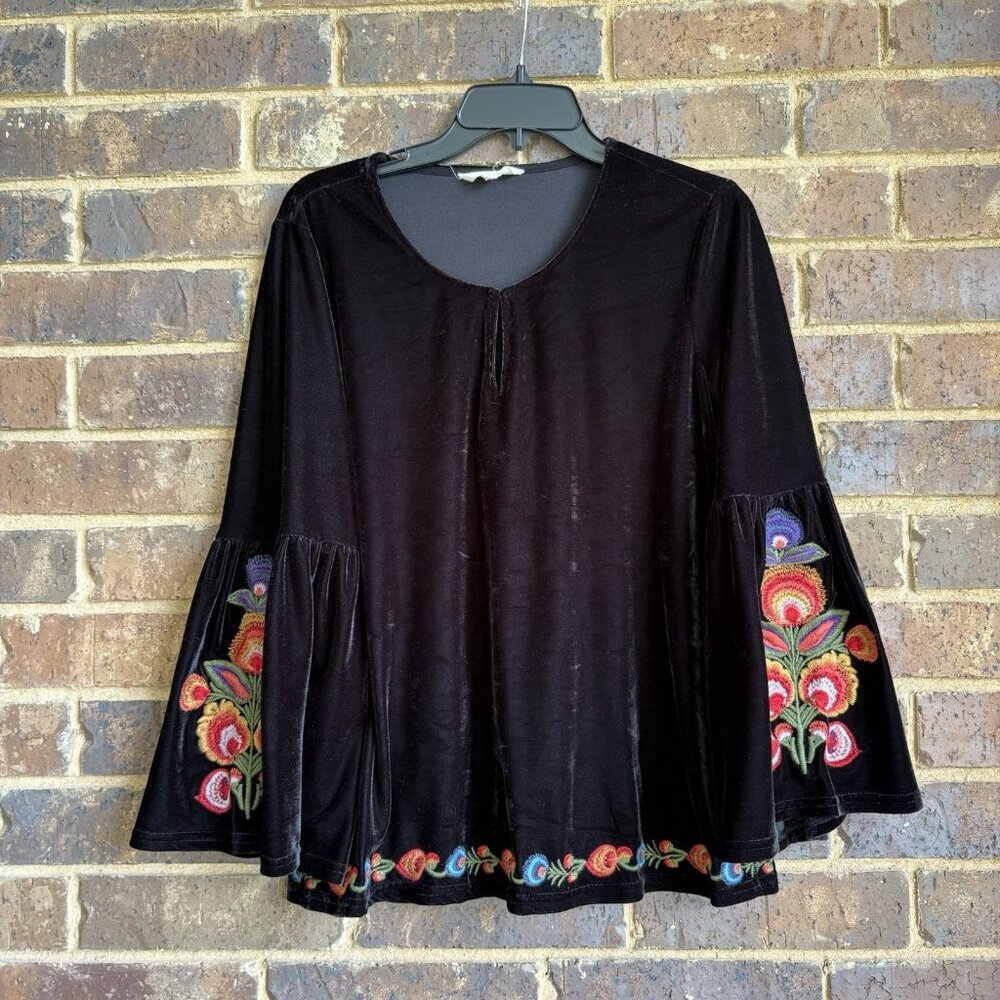 Solitaire Size S Black Velvet Floral Embroidered Bohemian Top Velour V Neck